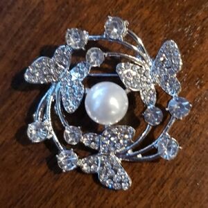 Butterfly Rhinestone Pearl Brooch Pin Silver